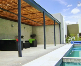 Pérgola Artesanal, fabricada a medida, de cuatro acabados, empresa 4akva2