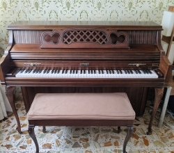 Piano vertical Kimball en excelentes condiciones