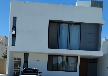 RESIDENCIA EN VALLE IMPERIAL