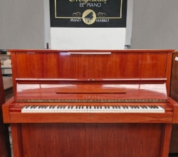 #2608901 Piano YAMAHA, Modelo W104. Sonido y Calidad.