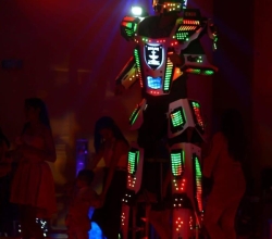 🤖🎊 UN SHOW QUE ILUMINA TU GRAN DÍA