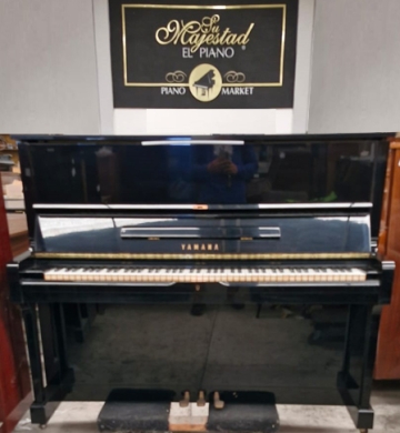 #2052359  Clásico Piano YAMAHA Modelo U1H.