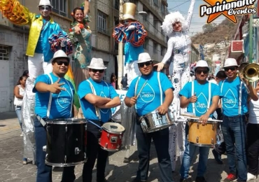 🎭🥁 GIGANTES DEL RITMO EN CARNAVAL