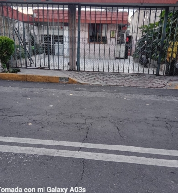 Casa cerca del metro Rosario