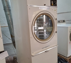 Secadora industrial para lavandería o tintorería marca CISSELL – Modelo L28ES30G – Gas