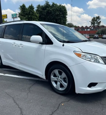 2013 Toyota Sienna 3.5 CE AT