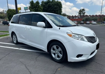 2013 Toyota Sienna 3.5 CE AT