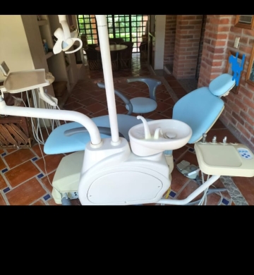 Unidad dental usada en buenas condiciones