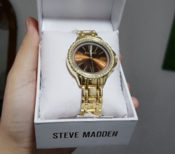 Remato reloj Steve Madden para dama nuevo