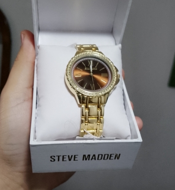 Remato reloj Steve Madden para dama nuevo