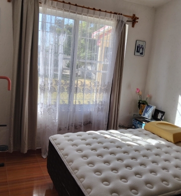 RENTO CASA AMUEBLADA, 1 PISO, 3 RECAMARAS, 2 1/2 BAÑOS, SALA COMEDOR, COCINA INTEGRAL CON AREA DE LAVADO, UN MEDIO BAÑO EN JARDIN