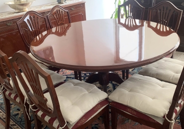ELEGANTE COMEDOR 8 PERSONAS ESTILO CLASICO INGLES, CAOBA REAL AL ALTO BRILLO