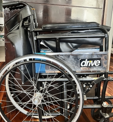 Silla de ruedas plegable Drive – usada