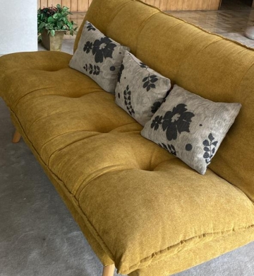 Se vende bellísimo futón mostaza semi nuevo