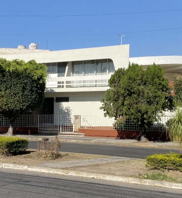 Oportunidad Unica para Invertir. Linda Casa Recidencial. Zona de Alta Plusvalia y de Alto Crecimiento Comercial