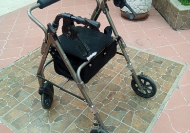 Andador de silla usado