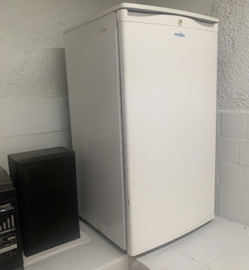 Venta de servibar y horno de microondas a 1700 soy de trato