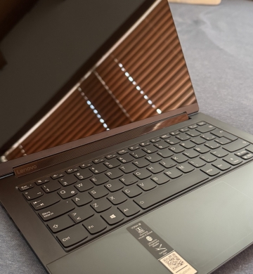 Lenovo Yoga 9 14ITL5 | Core i7 | 16GB RAM | 512GB SSD | Touch 2 en 1 Convertible