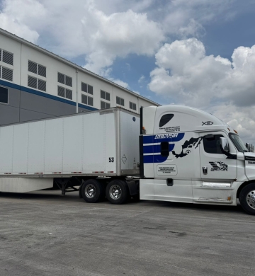 ¿Buscas transportar tu mercancía de forma puntual y segura ?