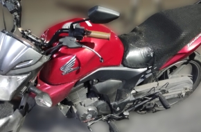 Motocicleta honda invicta