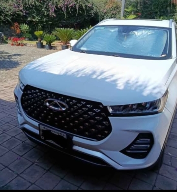 SUV DE LUJO IMPECABLE