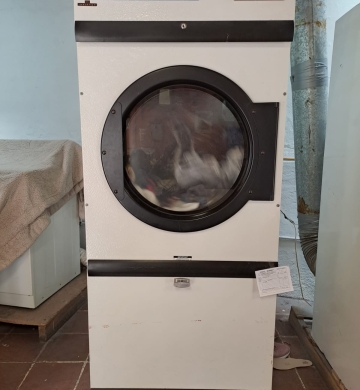 Secadora industrial para lavandería o tintorería marca WASCOMAT –  Gas