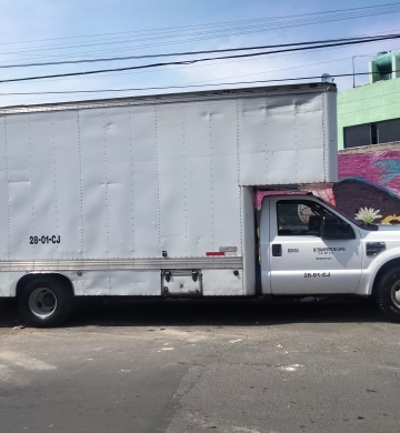 Vendo camioneta mudancera F350 2009 buenas condiciones