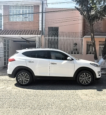 HYUNDAI TUCSON LIMITED TA