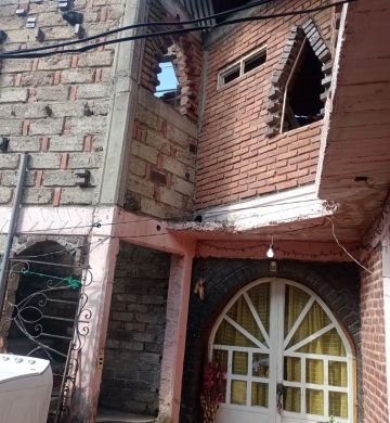 SE VENDE CASA DE DOS PISOS