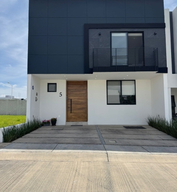 CASA EN VENTA VALLE IMPERIAL ZAPOPAN CON JACUZZI