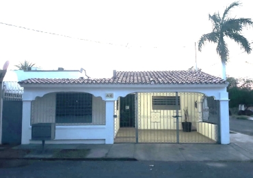 SE VENDE CASA EN ESQUINA EN COLONIA BELLAVISTA CD. OBREGON, SON