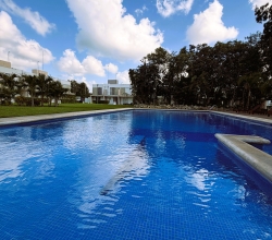 Casa amueblada en renta en Palmas Turquesa | Privada Arenga con alberca
