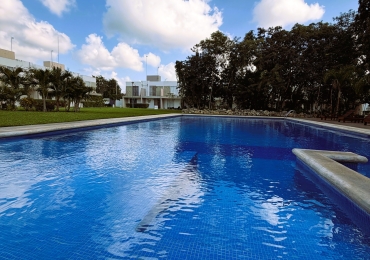 Casa amueblada en renta en Palmas Turquesa | Privada Arenga con alberca