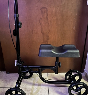 Andadera ortopedica para rodilla tipo scooter