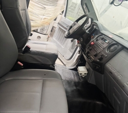 Grúa tipo canastilla