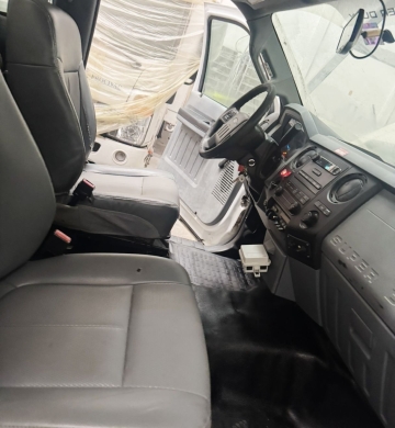 Grúa tipo canastilla