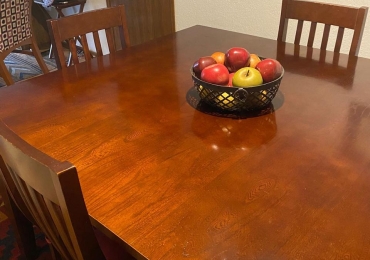 Vendo hermoso comedor de madera de pino