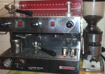 CAFETERA SEMIAUTOMATICA CAPRI DELUXE 2 GRUPOS SAN REMO