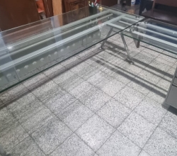 Escritorio de vidrio Tipo L