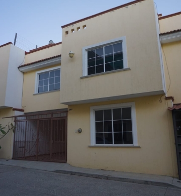 Casa en venta, cerca de centro comercial, escuelas a 15 minutos del centro de Oaxaca
