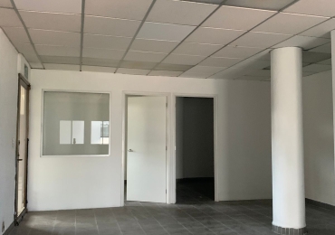 Oportunidad de Oficina en Venta 65 mts a un costado de Plaza la Victoria, lista para ocupar, uso de suelo comercial y de servicio