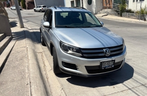 2013 Volkswagen Tiguan 2.0T S Sport Utility 4D FWD Plata Reflex Metálica