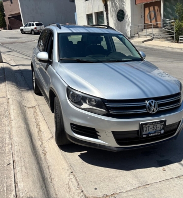 2013 Volkswagen Tiguan 2.0T S Sport Utility 4D FWD Plata Reflex Metálica